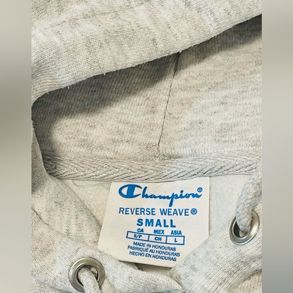 Champion size small -medium Light Gray Cropped Hoodie - Picture 7 of 8
